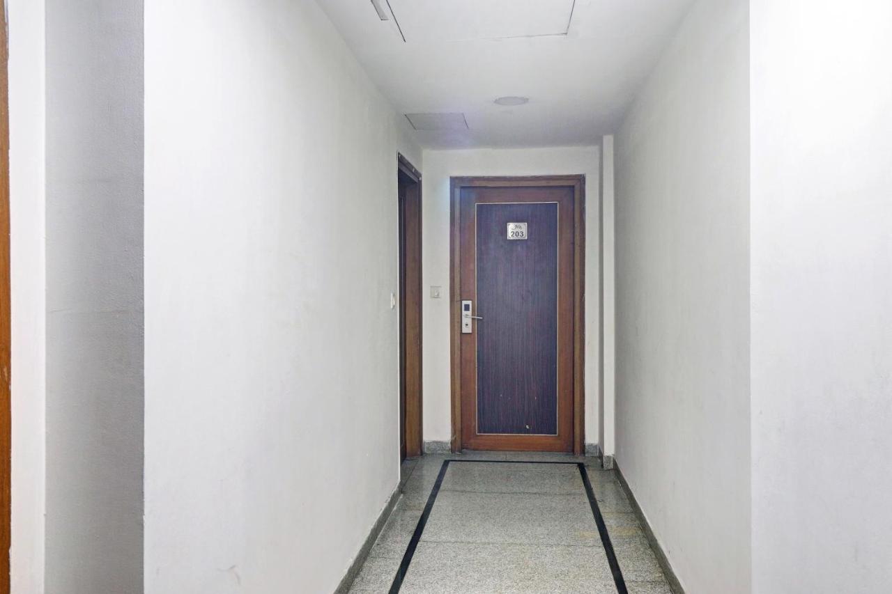 Oyo Townhouse 748 Hotel Parth Paradise Ghaziabad Exterior photo
