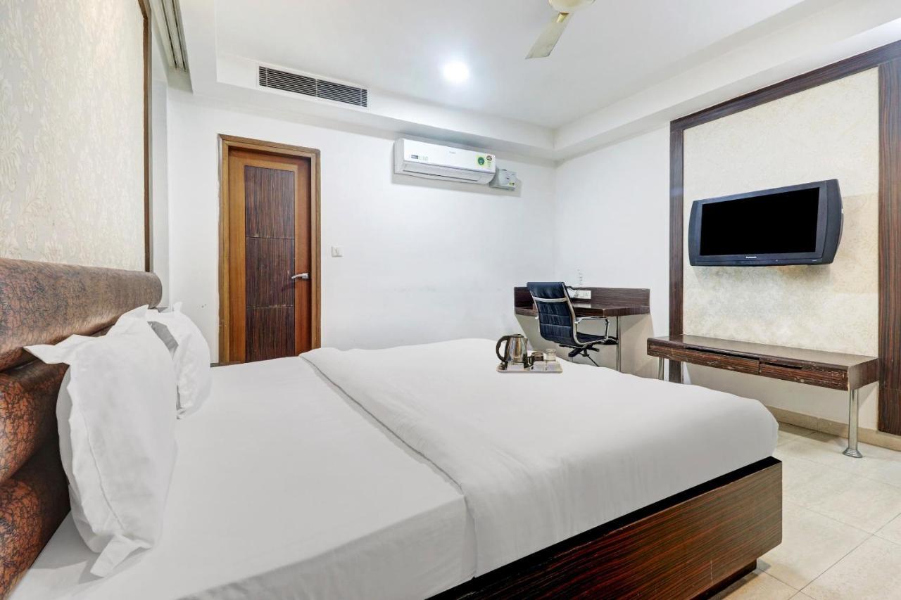 Oyo Townhouse 748 Hotel Parth Paradise Ghaziabad Exterior photo