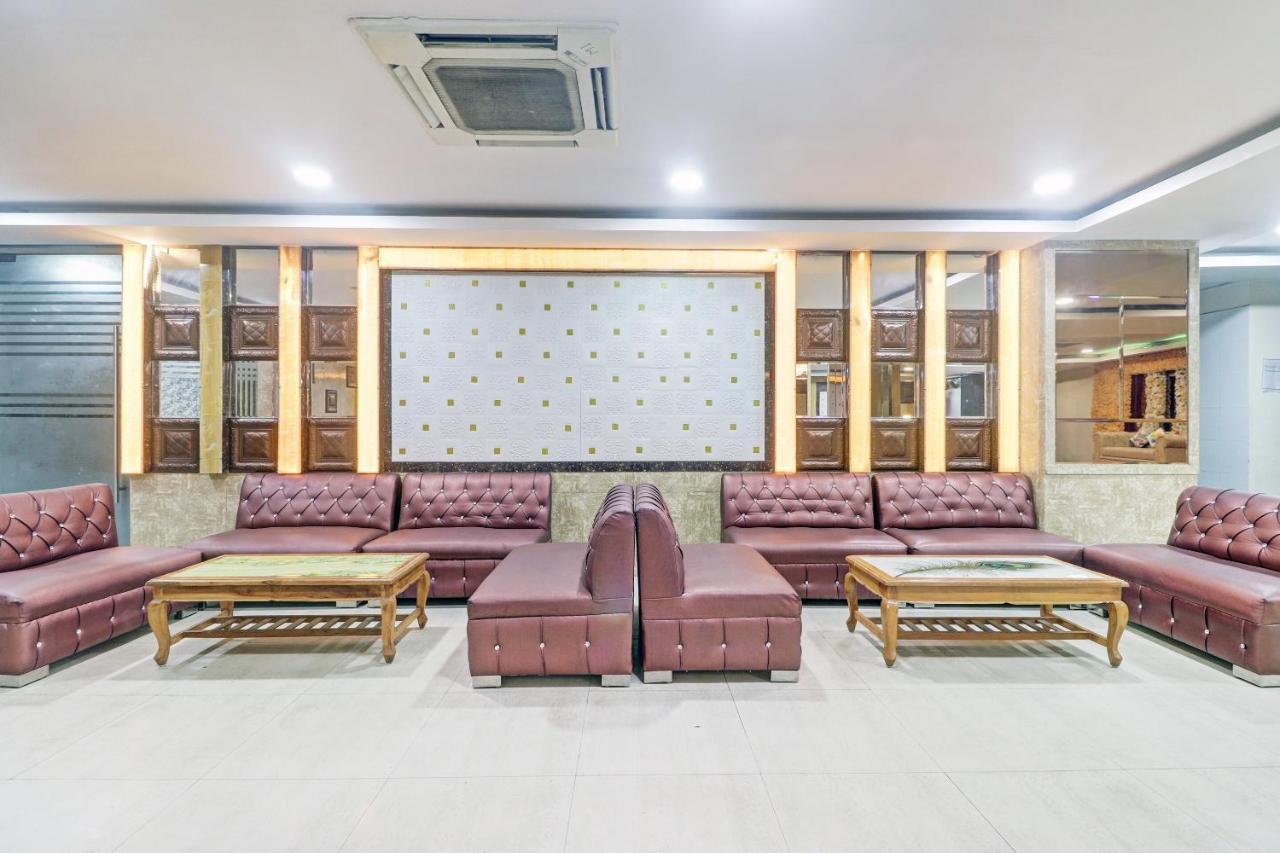 Oyo Townhouse 748 Hotel Parth Paradise Ghaziabad Exterior photo