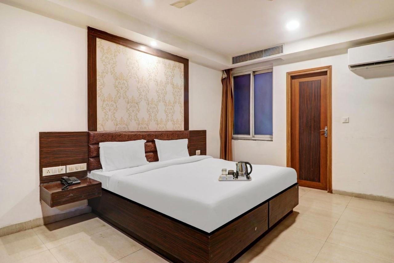 Oyo Townhouse 748 Hotel Parth Paradise Ghaziabad Exterior photo