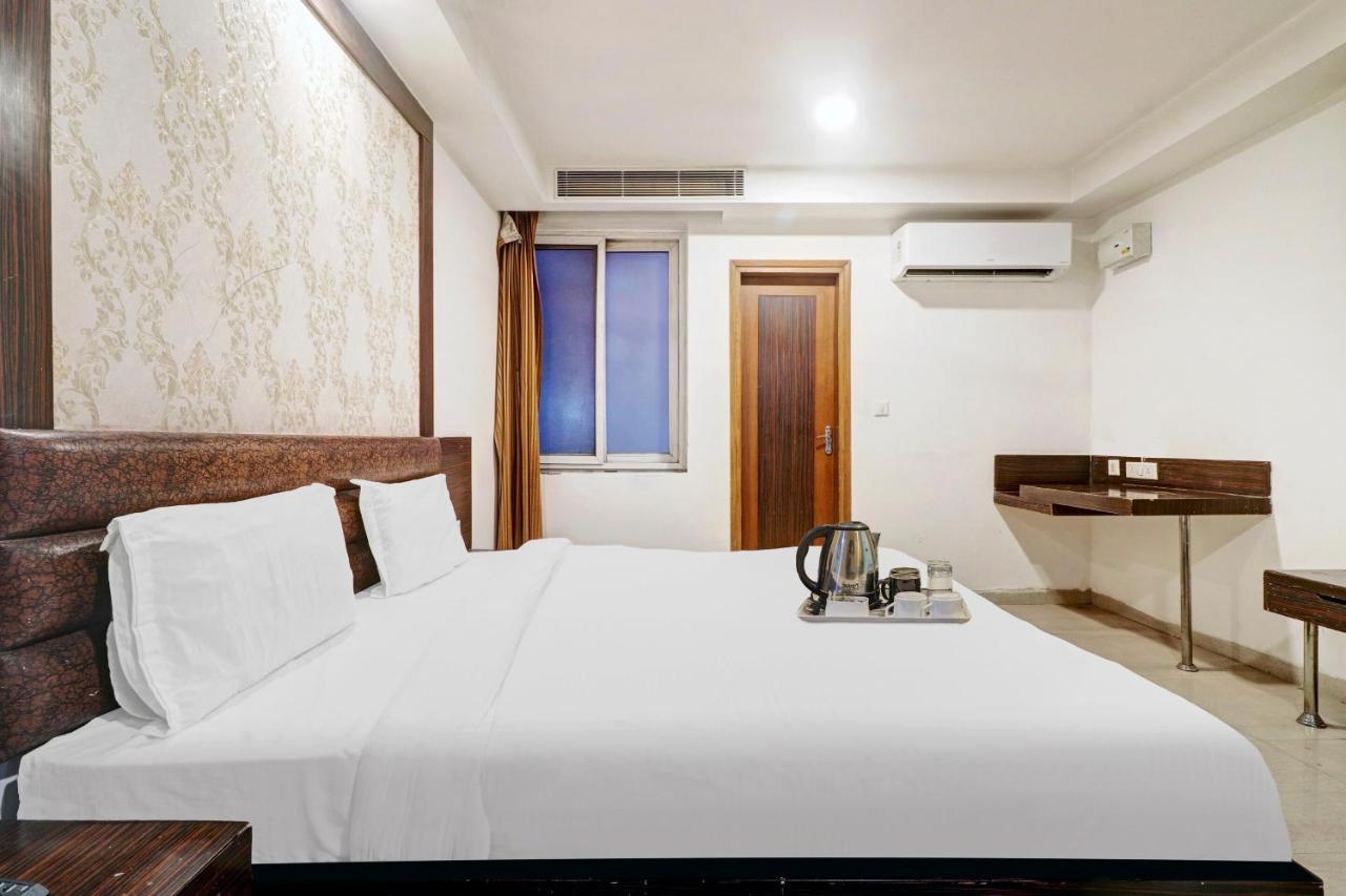 Oyo Townhouse 748 Hotel Parth Paradise Ghaziabad Exterior photo